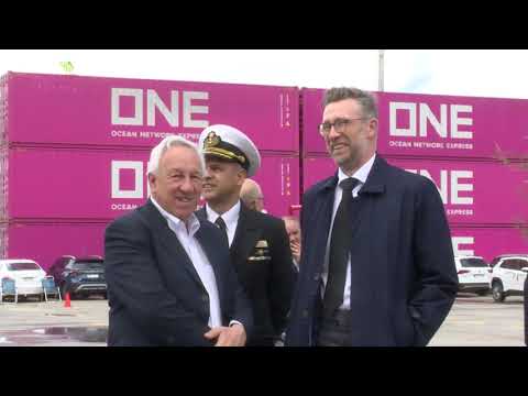 IMAGENES DEL ARRIBO AL PUERTO DE MONTEVIDEO DEL PORTACONTENEDORES ONE STRENGTH