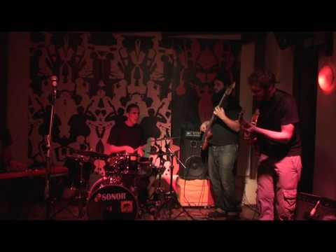 2010.05.26 - Live Sun Electric Doperman στο Αφανείς Part01