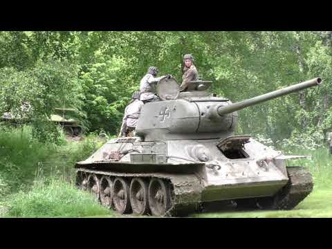 PsDiv. 75 Years Anniversary T-34 Reversing Into Forest
