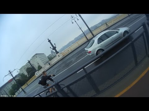 Fixie rider gets the horn - Fixis dudát kap rendesen