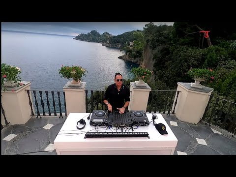 Joe T Vannelli LIVE La Cervara (Portofino)