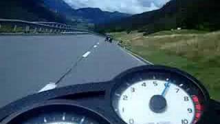 preview picture of video 'BMW HP2 Megamoto rodando por Suiza'