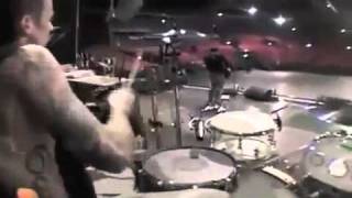 Download lagu Travis Barker Unreleased Soundcheck    YouTube mp3
