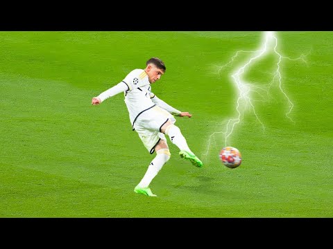 The Most Amazing Volley Goals in Football History