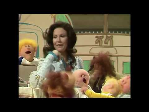 Muppet Songs: Loretta Lynn - One's on the Way