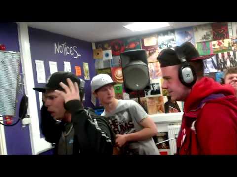 [BarzOnBeatz] A-GAME CYPHER [2013]