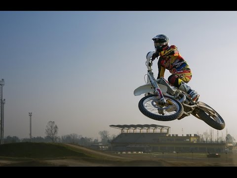 CR 500 Bigwheel through dirt section at Ottobiano supermoto track.