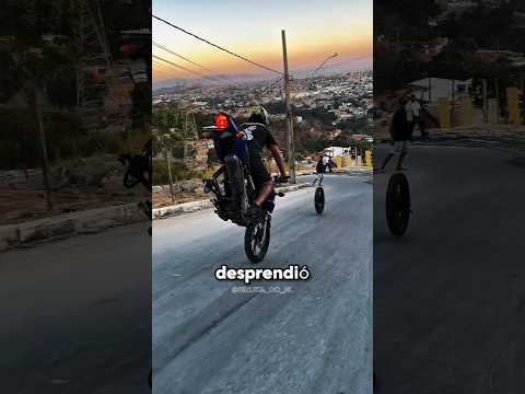Se Quedó Sin Una Rueda En Plena Bajada 😱
