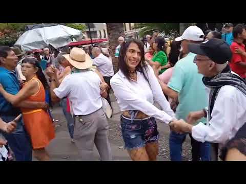 MEDELLIN ALEGRE Y DE PARRANDA CON MARIANELLA Y LOS FUERTES DE LA PARRANDA
