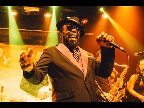 Roy Ellis aka Mr. Symarip: Skinhead Dem A Come (live in Prague)