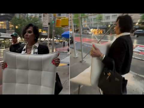 José Castelo Branco rummaging through trash in New York to furnish his empty house!