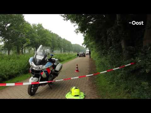 Fietser en automobilist naar het ziekenhuis na botsing in Schalkhaar