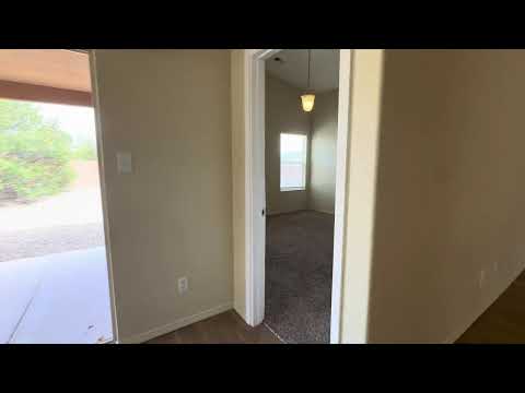 3 bed 2 bath home in Huning Ranch! MOVE IN SPECIAL 1/2 off Deposit property video