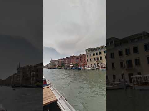 Venice Canals #beautiful #roadto100subs #europe #shorts #venice #venicecanal #boat #hashtags #europe