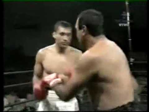 04.12.2004. Boxeo.  Mauro Adrián Ordiales -  Miguel Angel Aguirre