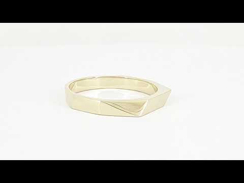 A video of 14K Gold Hammered Signet Ring