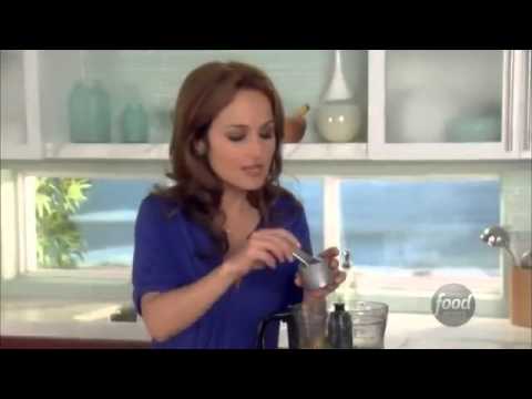 download lagu mp3 mp4 Giada Bean Dip, download lagu Giada Bean Dip gratis, unduh video klip Giada Bean Dip