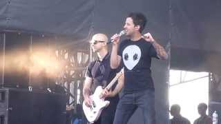 Simple Plan - Moves Like Jagger / Dynamite / Sexy And I Know It - Maxidrom Festival - 12.06.13