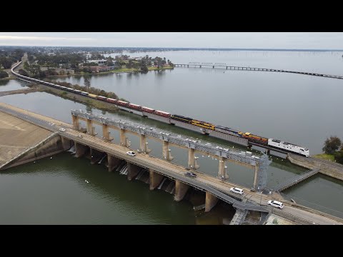 Streamliners on SSR Grain: Oaklands to Benalla CLF3 4910 S311 GM22 C501 13 June 2021