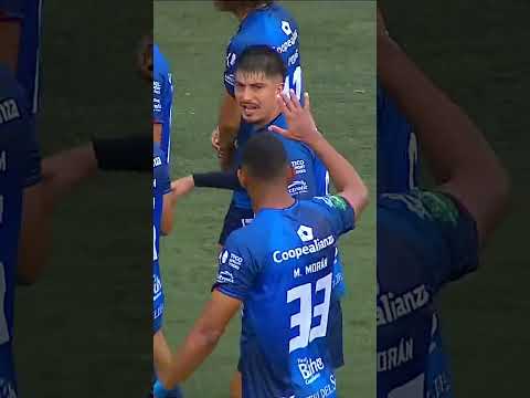 ⏰ 23’ Gol de Luis José Hernández en cobro de táctica fija que adelanta a Pérez Zeledón.