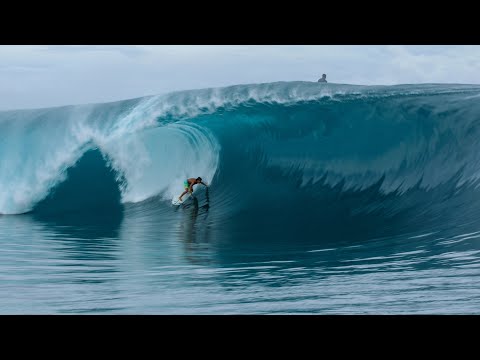 TEAHUPO'O PERFECTION!!! 10FT SURF SESSION!!! (RAW BEST CLIPS)