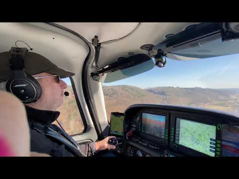 SR22 Landing at Vilshofen (EDMV) in Bavaria Runway 12