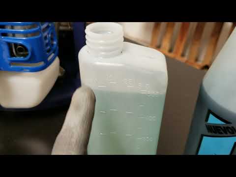 How to mix oil and gasoline for a 2-stroke engine