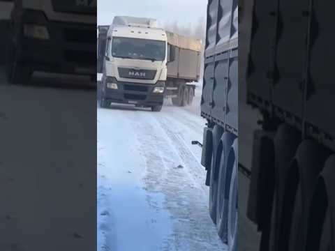 Professional driver 😎💪🤙🏻 unknownartist #truckdriver #lkw #camion #bigrig #hgv #lorry #crash #hgv