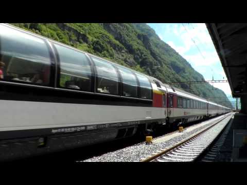 TRENO PASSEGGERI DELLA SBB CFF TRANSITA A BIASCA (CH) 1 - 6 - 2014.