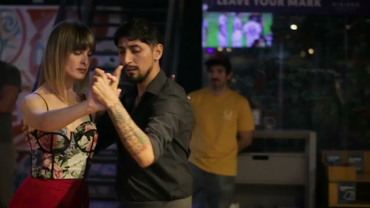 Elise Barbot & Roque Bravo - Hotel viajeros