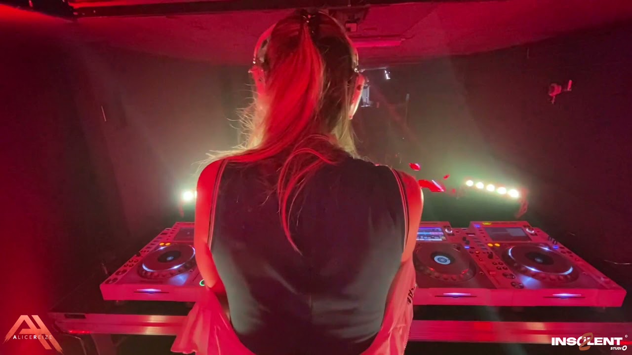 ALICE REIZE @ INSOLENT  Studio