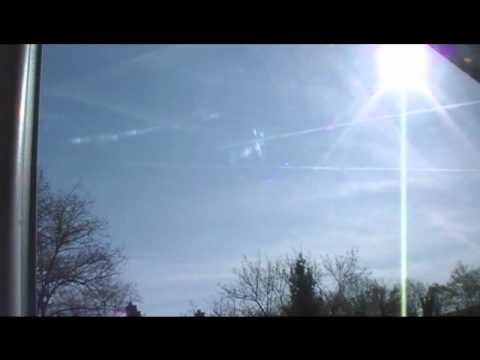 Timelapse of Airliners & Contrails passing by [7]