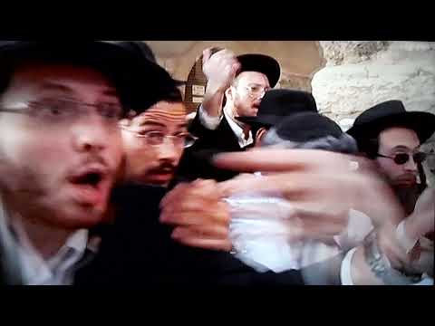 VAN DAMME dans " THE ORDER " ou le rabbin karatéka ...