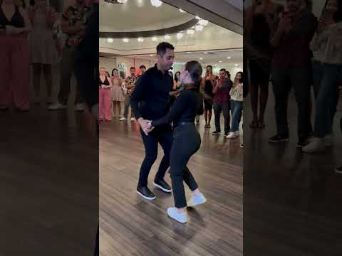 Intermediate Bachata Class Demo - Demetrio & Nicole - Bachata Dance Academy #bachata #bachatadance