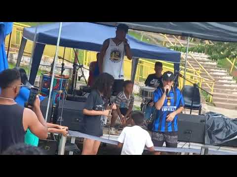 Poesia (@_freitasss) + Armados de Poesia - Fabio Brazza e Vulto AO VIVO