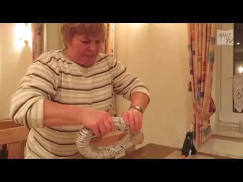 Dekoelemente aus NWZ-Seiten basteln