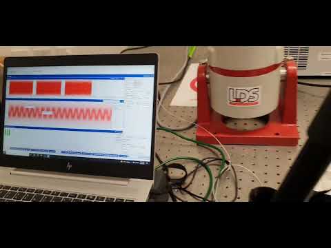UTS Tech Lab Vibration Lab Transducer calibration part 2/2 - sensitivity correction