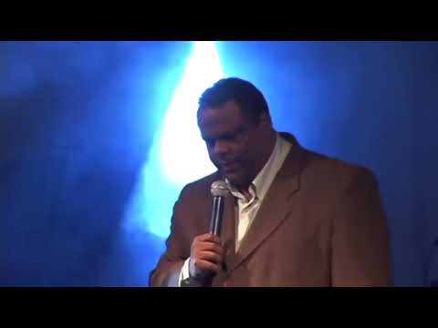 Dono da Igreja (Esteves Jacinto)