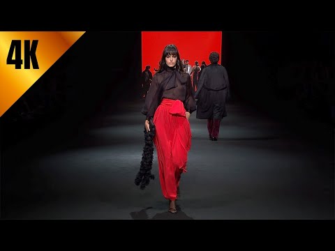 Pedro del Hierro | Fall Winter 2025/2026 | Madrid