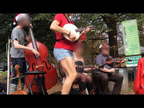 Miss Moonshine buckdancing while banjolin-ing - Back to Georgia