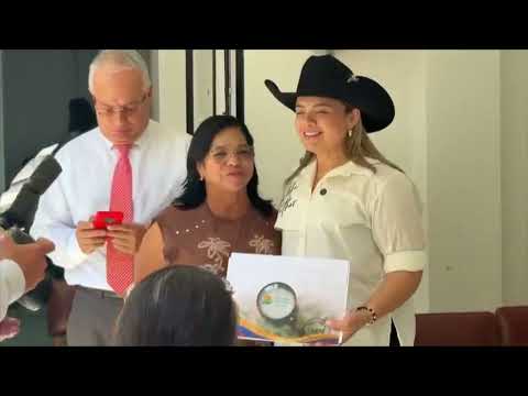 Entregan 50 títulos de tierra en 7 municipios de Antioquia como formalización rural