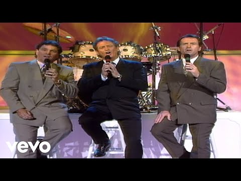 Bill & Gloria Gaither - Sweet Beulah Land [Live] ft. The Gatlin Brothers, Squire Parsons