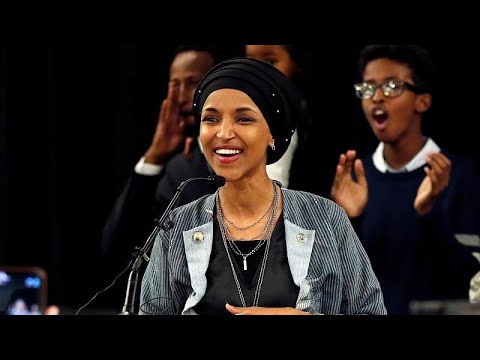 فيديو أوّل كلمة للّاجئة الصومالية إلهان عمر بعد وصولها إلى الكونغرس…