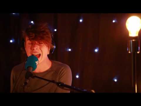 MNM: Laurens Luyten - Iris (Love Song Request)