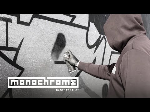 MONOCHROME 074 - KISS