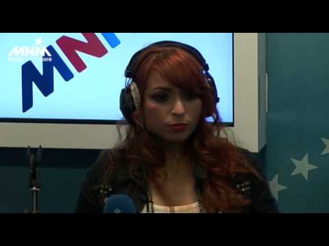 MNM: 2 Fabiola - She's After My Piano