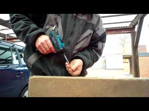 Suktuvas Makita DF030DWE; 10,8 V; 2x1,3 Ah akum. video