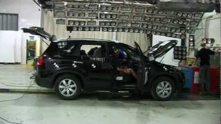 Kia Sorento crash tested - What Car?