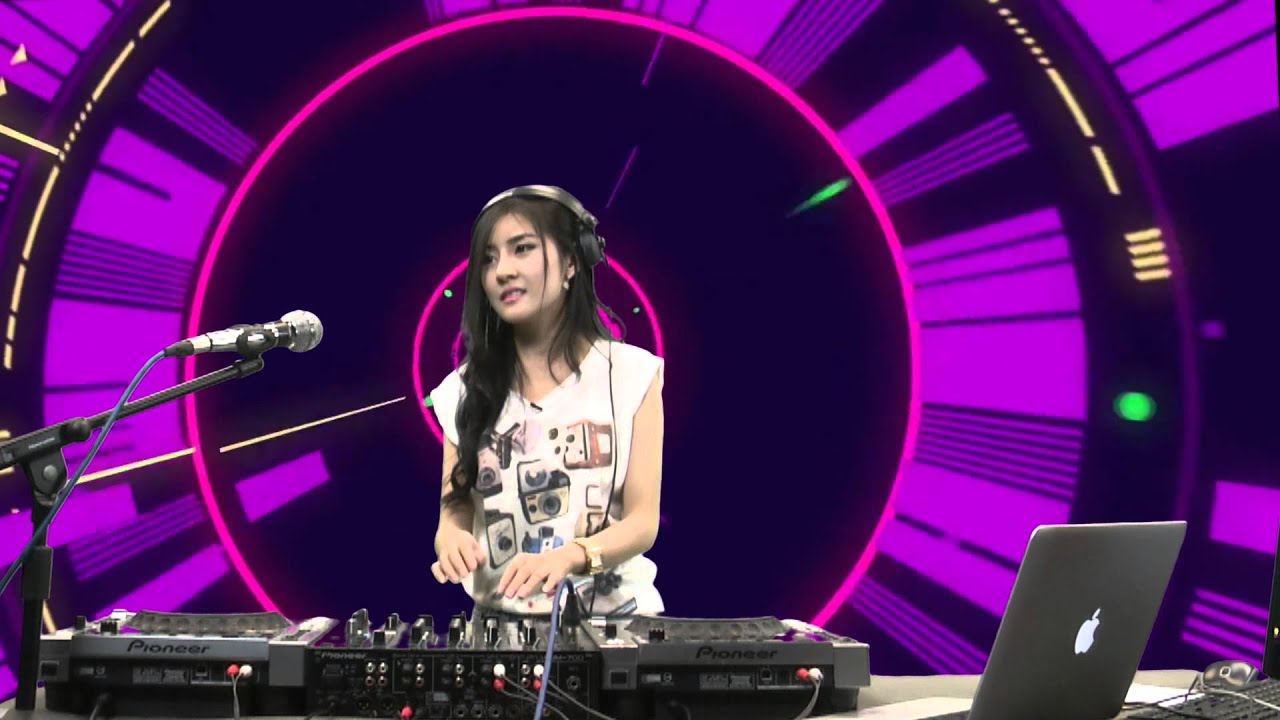 Dj Faahsai DJ Faahsai Thailand dan kasetnya di Toko Terdekat Maupun di iTunes atau Amazon secara le Dj Faahsai