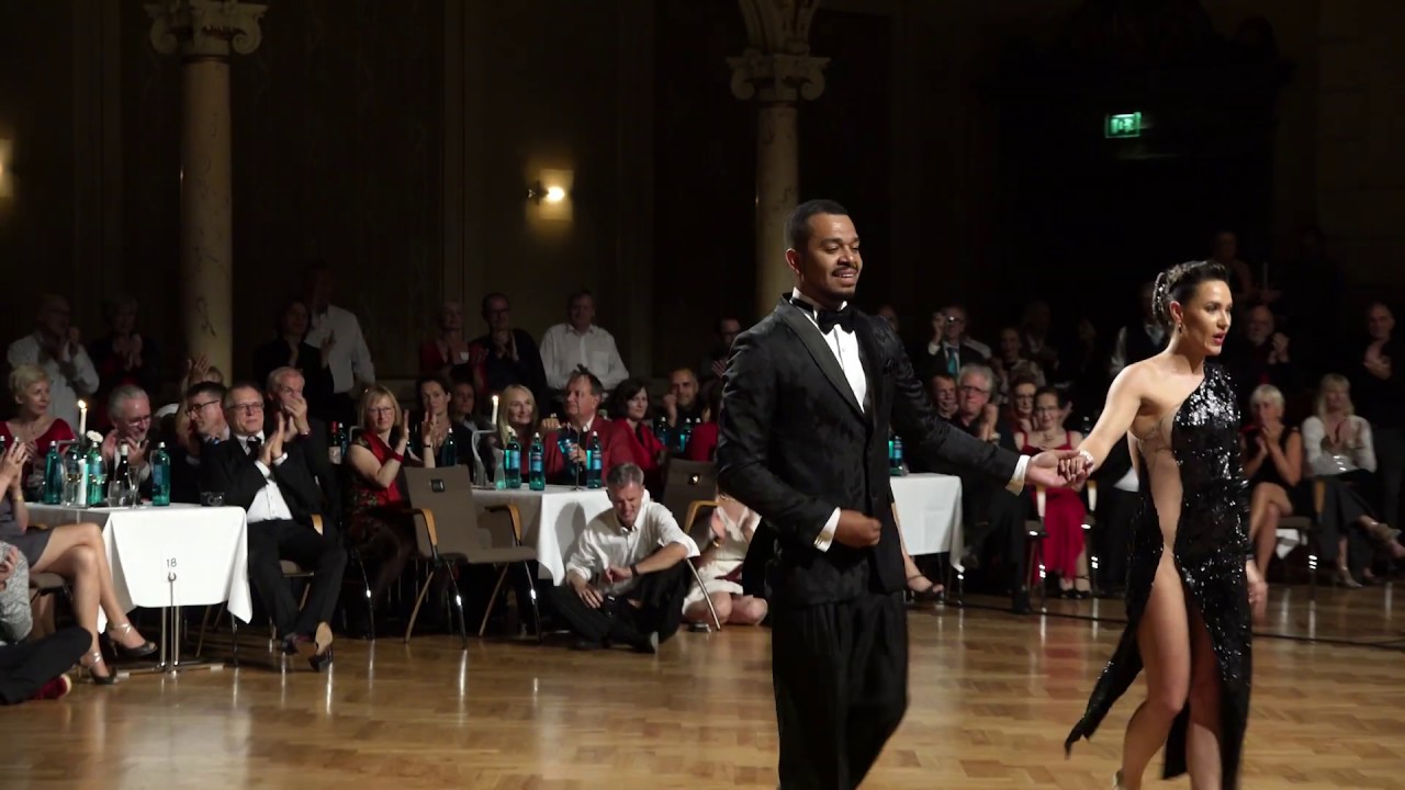 Mirella & Carlos Santos David //   Nochero Soy